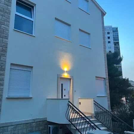 To&ma Apartment *